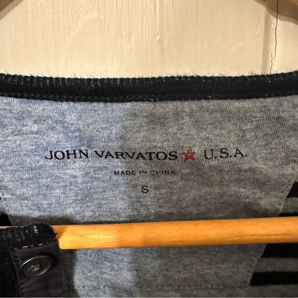 John Varvatos Women’s henley sweater. Size S - Picture 3 of 5